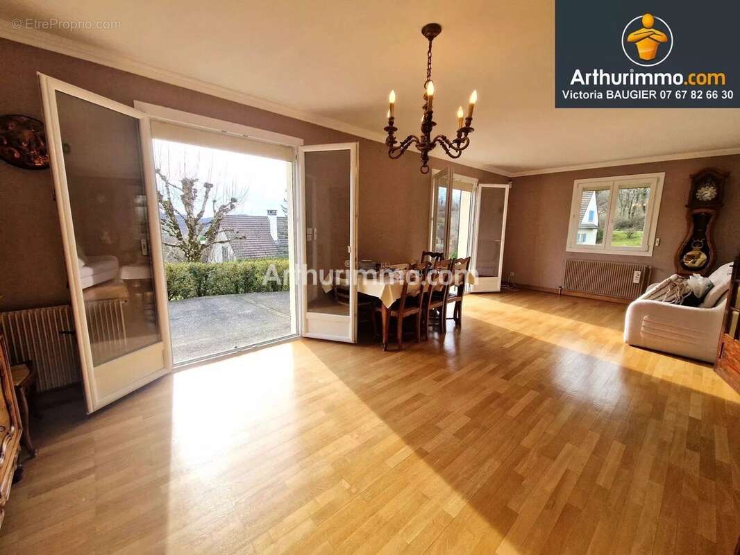 Maison à LONS-LE-SAUNIER