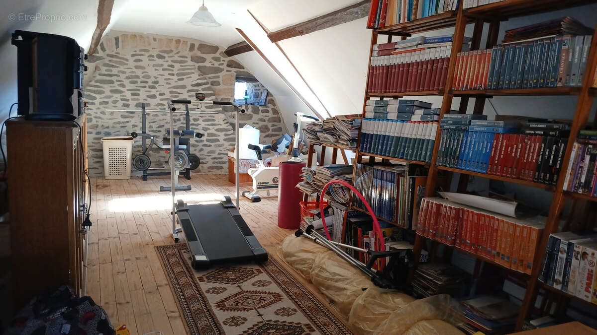 Maison à CHAUSSENAC