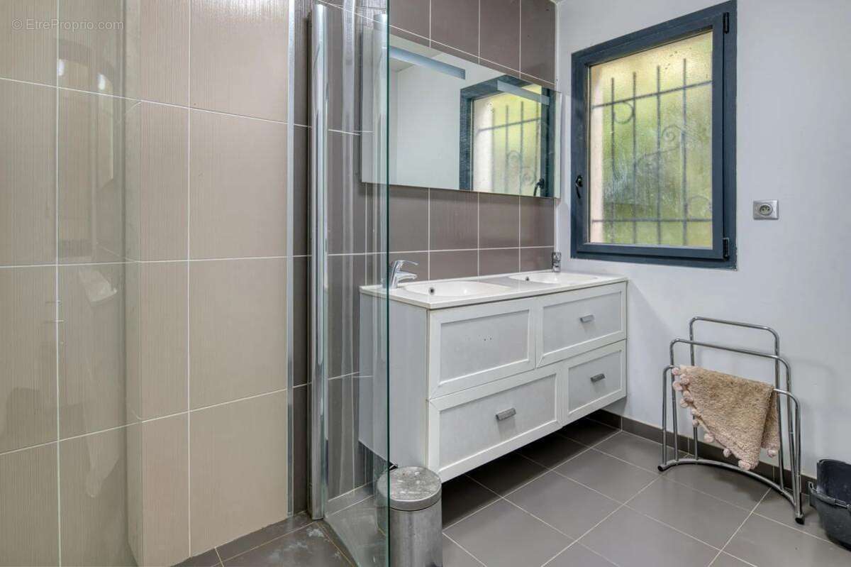 Maison à LACROIX-FALGARDE