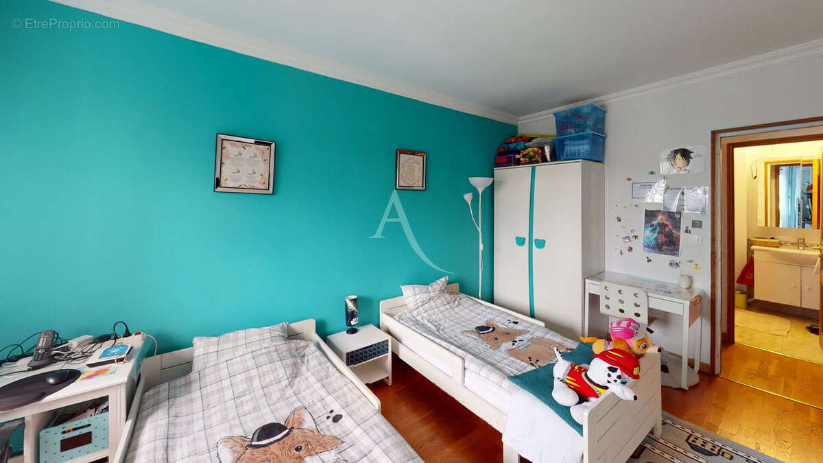 Appartement à L'HAY-LES-ROSES