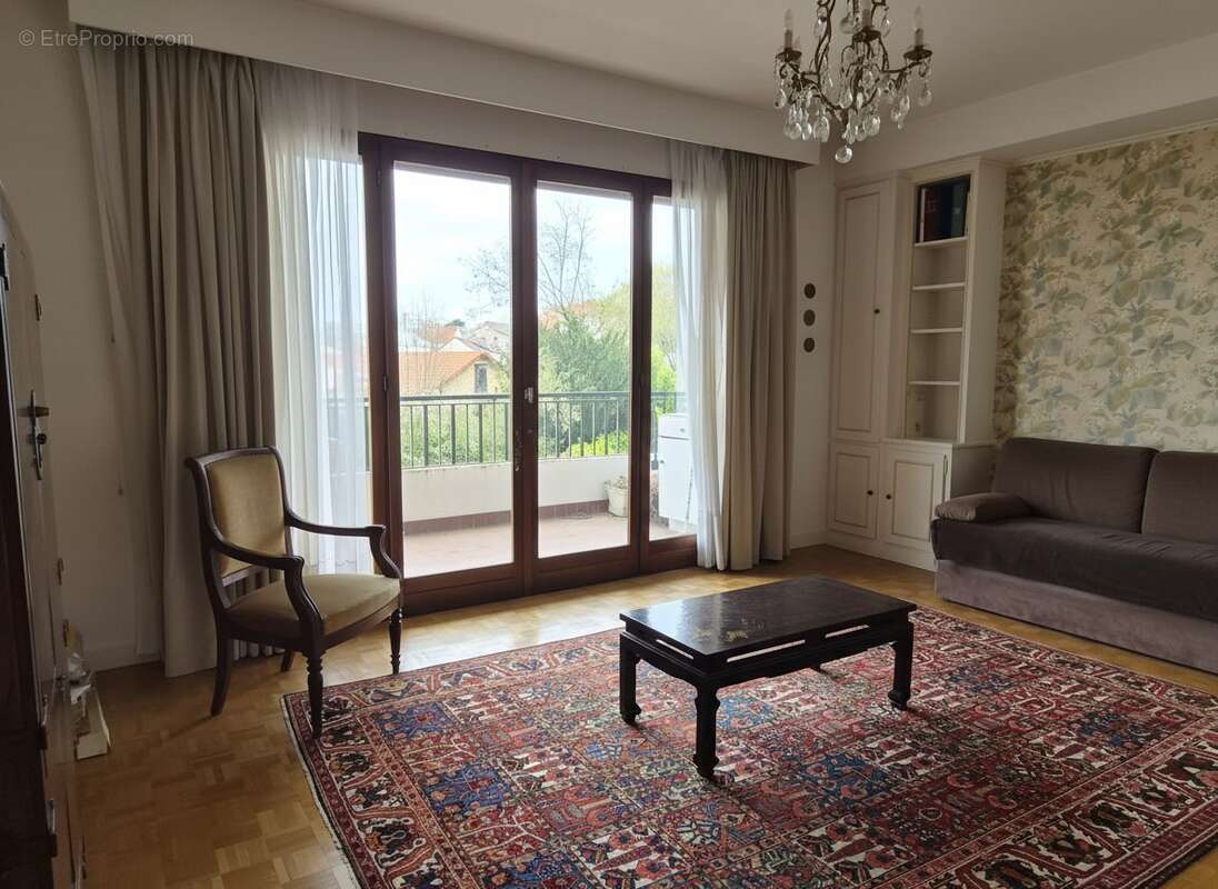 pièce à vivre - Appartement à CLAMART