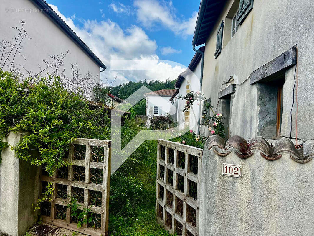 Maison à PEYREHORADE