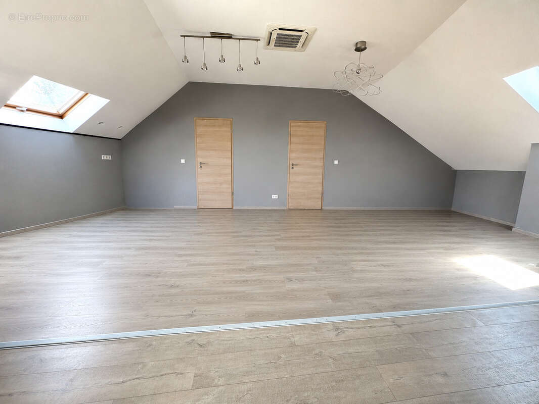 SARRALBE - Immeuble à gros potentiel de cashflow ! 6P + garage - photo 10