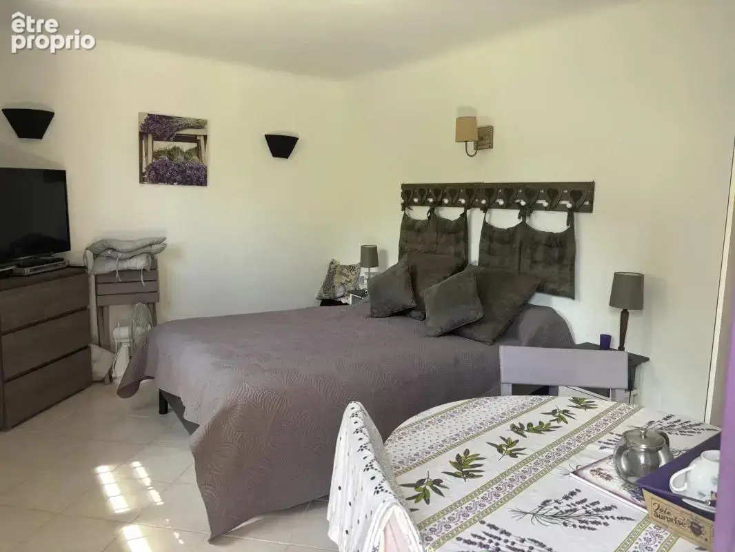 Lorgues, maison sur 2 030 m² de terrain avec studio et piscine - photo 11