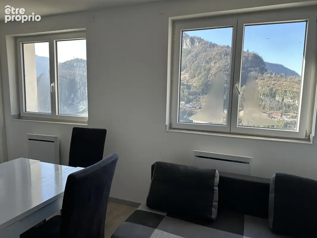 Saint Claude, route de Chaumont, Appartement T2 avec dépendances - INVESTISSEUR - photo 2