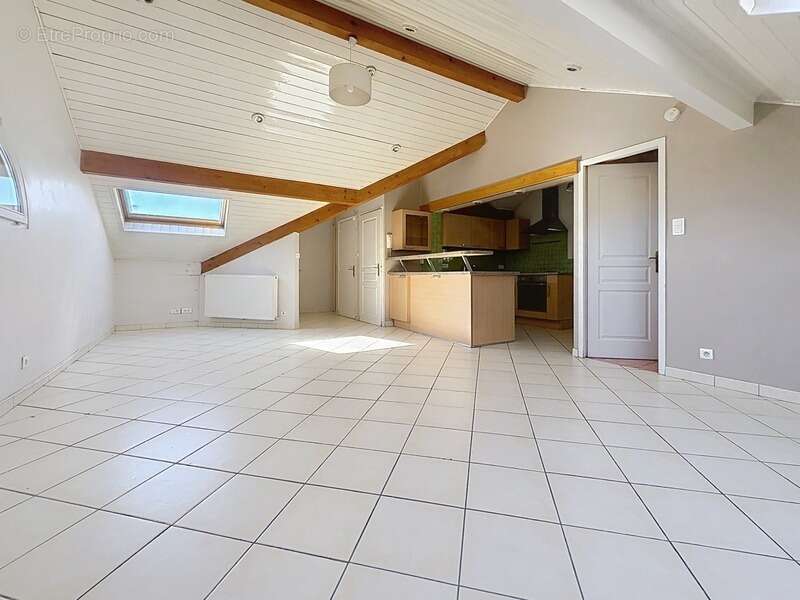 Appartement à VETRAZ-MONTHOUX