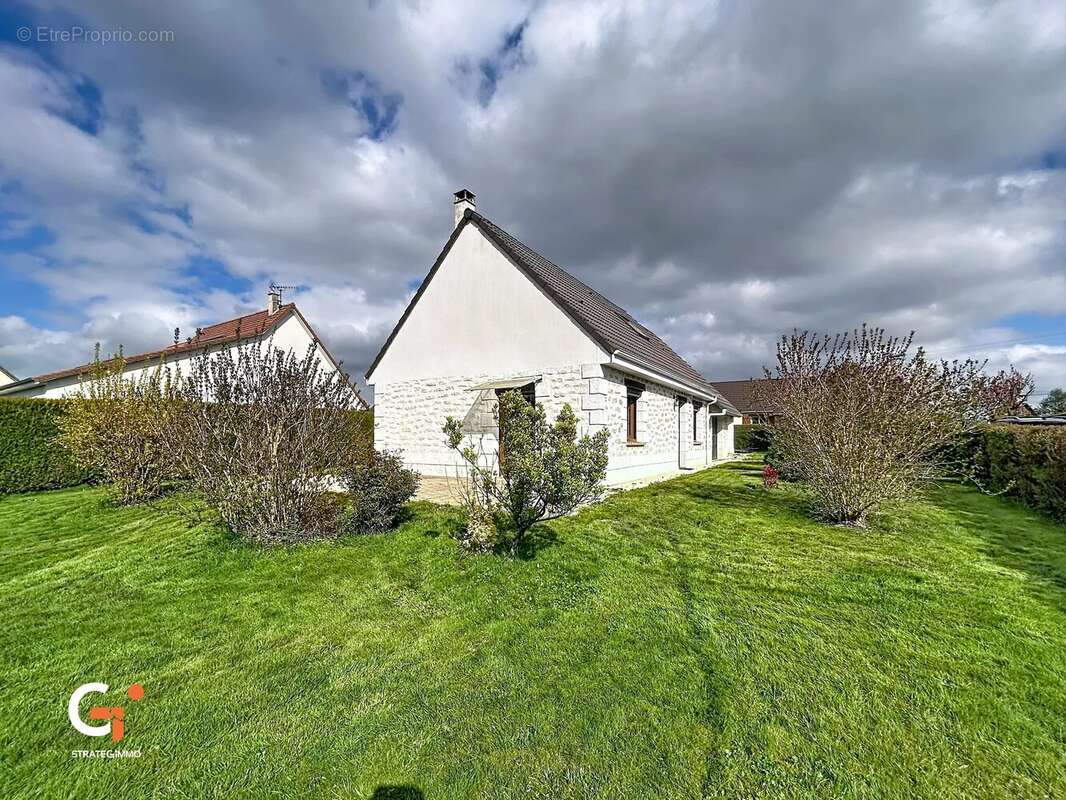 Maison à SAINT-PIERRE-DE-VARENGEVILLE