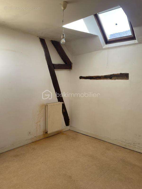 Appartement à VILLENEUVE-SUR-YONNE