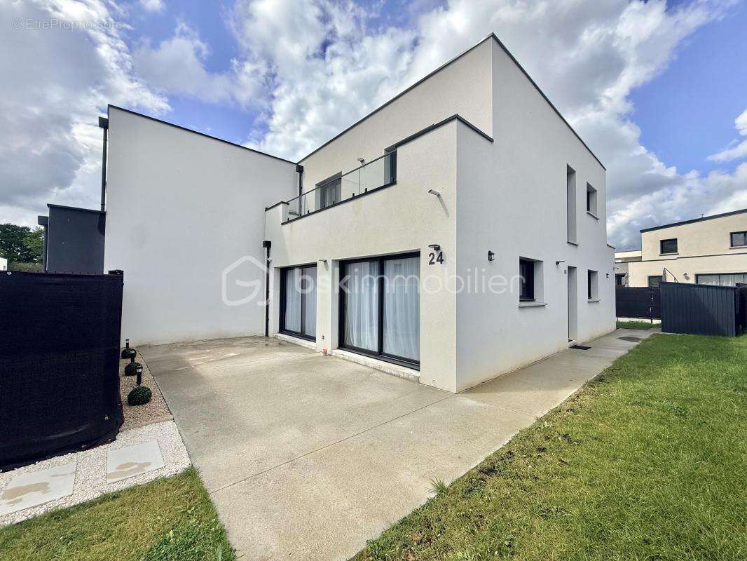 Maison à CINTRE