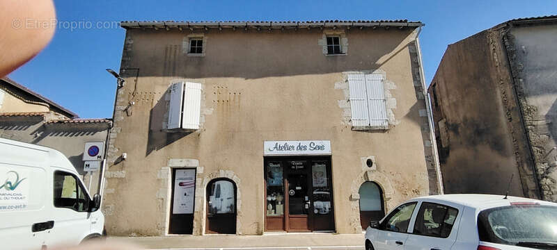 local commercial avec appartement à vendre AIRVAULT (79) - photo 13
