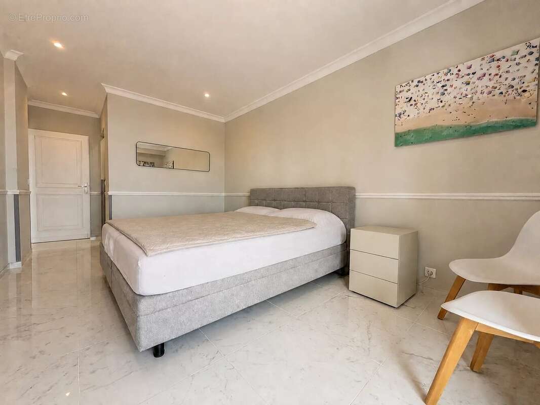 ROQUEBRUNE-CAP-MARTIN QUARTIER VIGIE - À vendre, appartement avec vue mer panoramique à la frontière de Monaco - photo 9