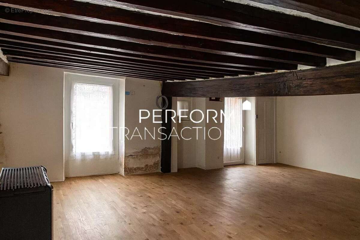 Maison à NOTRE-DAME-DE-VAULX