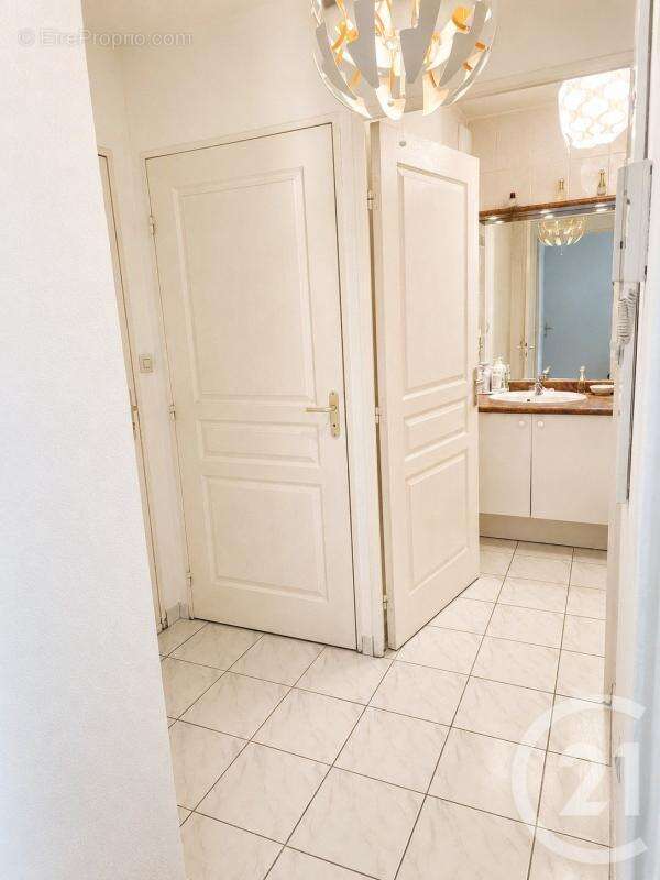 Appartement à LATTES