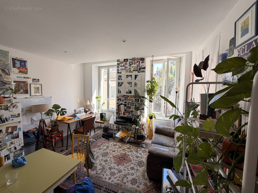 Appartement à MARSEILLE-3E