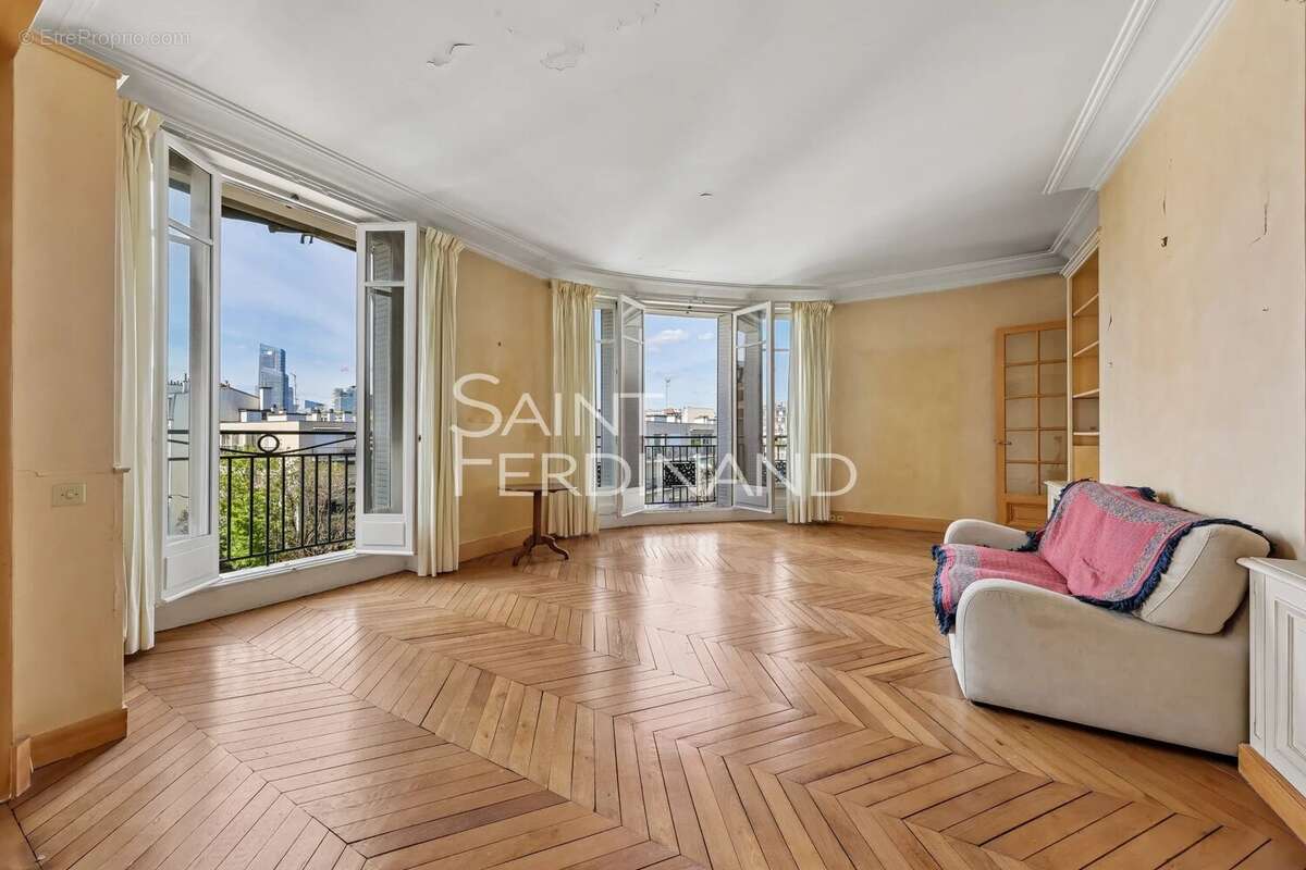 Appartement à NEUILLY-SUR-SEINE