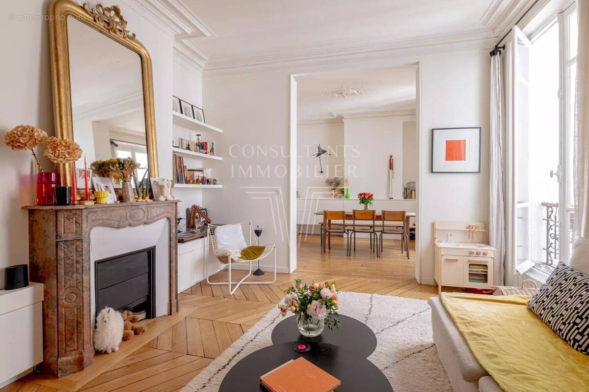 Appartement à PARIS-17E
