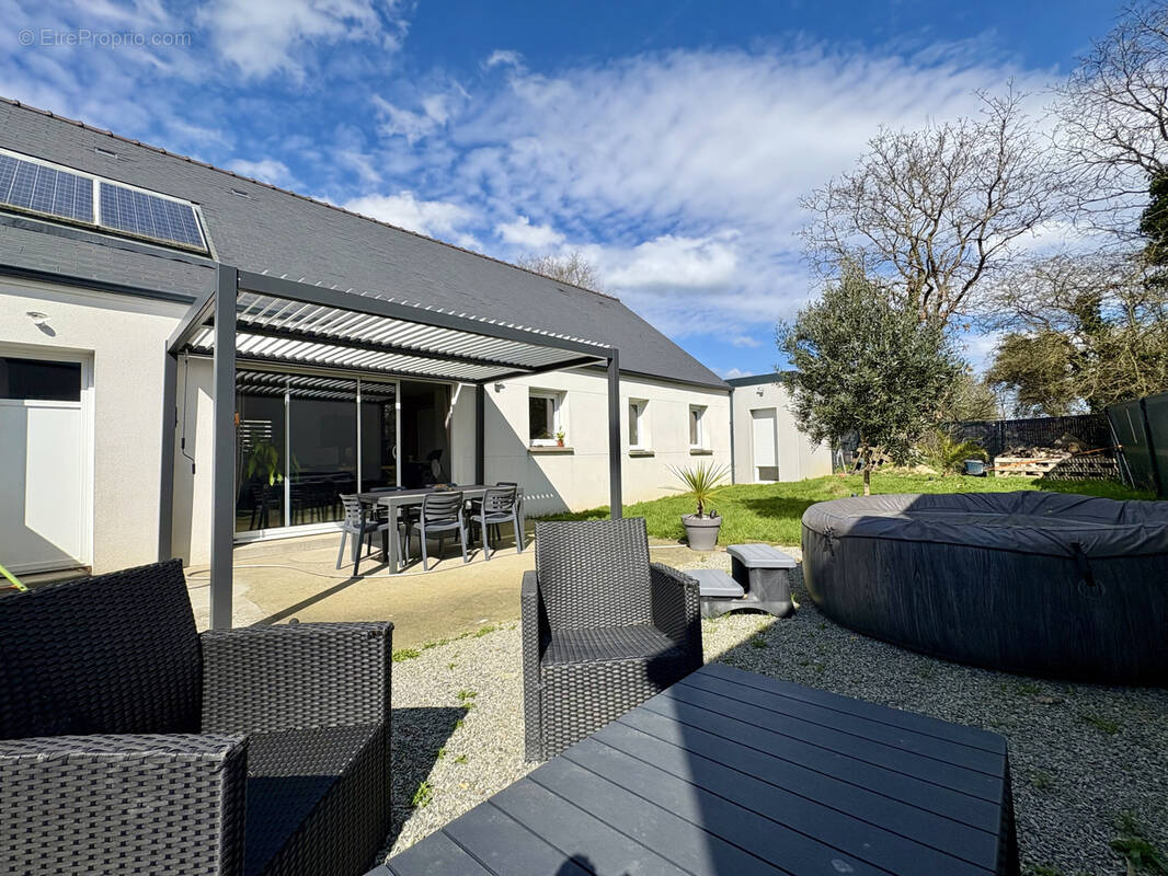 Maison à GRANDCHAMPS-DES-FONTAINES