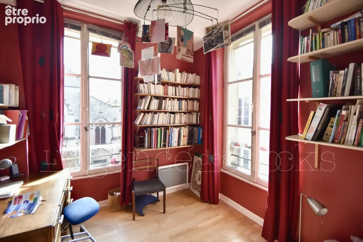 Bordeaux st pierre - vaste duplex 126m2 vue exceptionnelle sur place - photo 9