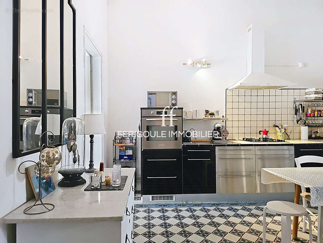 Avignon intra muros. Élégante demeure bourgeoise de caractère de 232 m² avec terrasse intimiste - photo 5