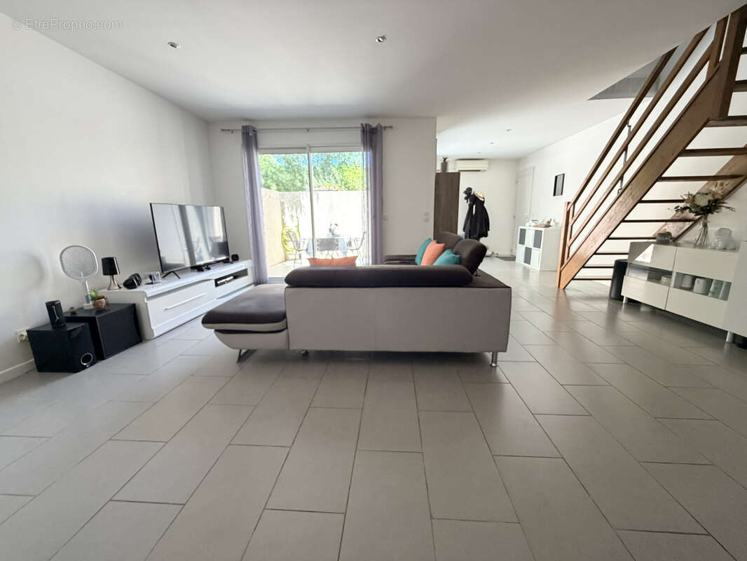 Appartement à SAINT-PAUL-ET-VALMALLE