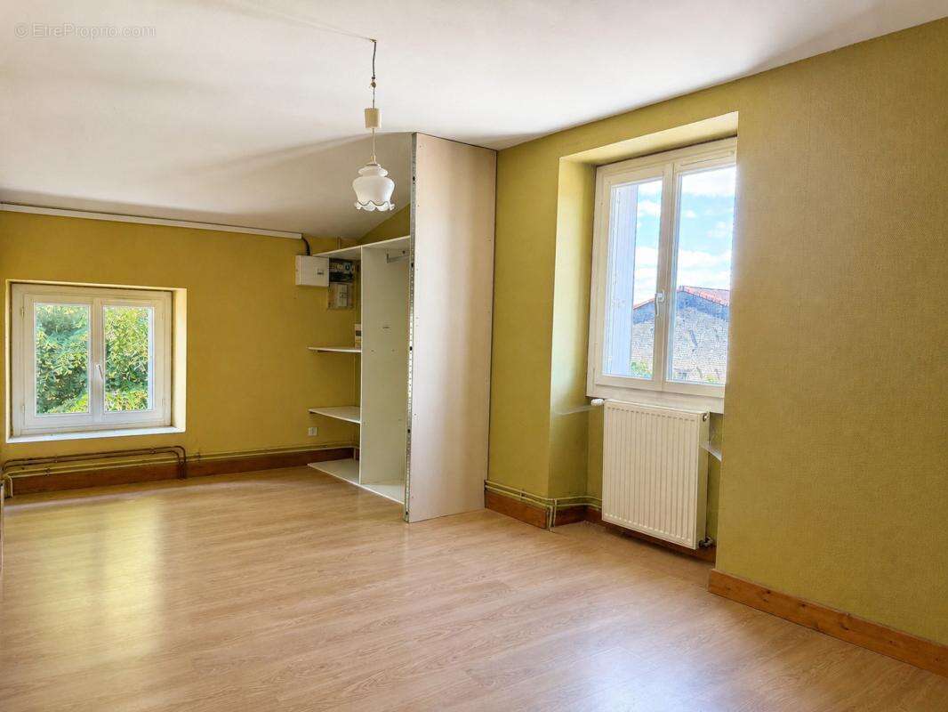 Maison 110 m2   4 chambres   Grange attenante - photo 8