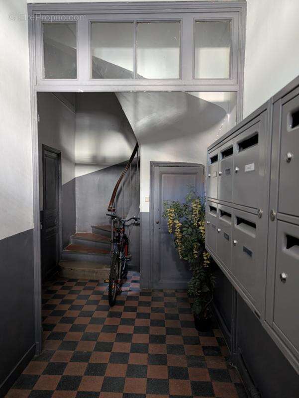 Appartement à MARSEILLE-5E