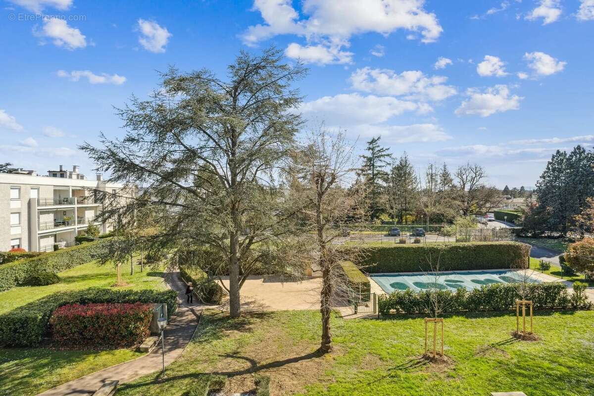 Appartement à CHARBONNIERES-LES-BAINS