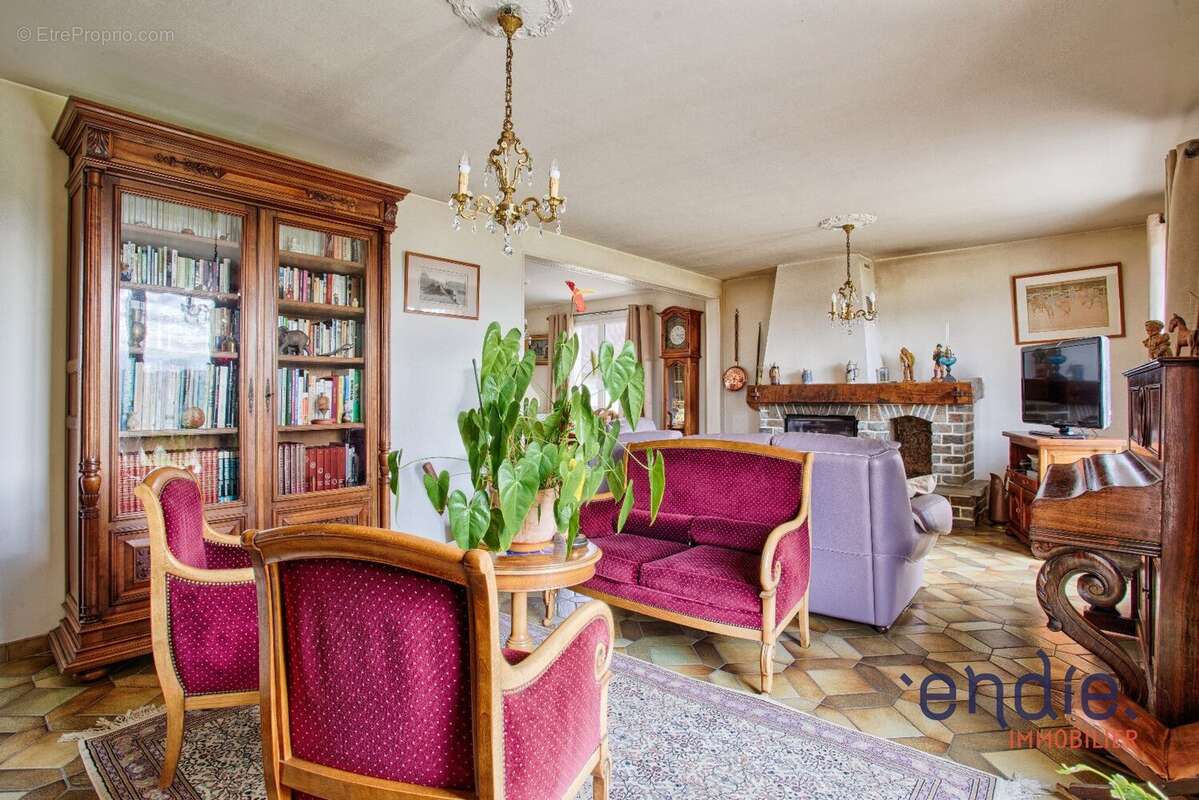 Maison à MEZIDON-CANON