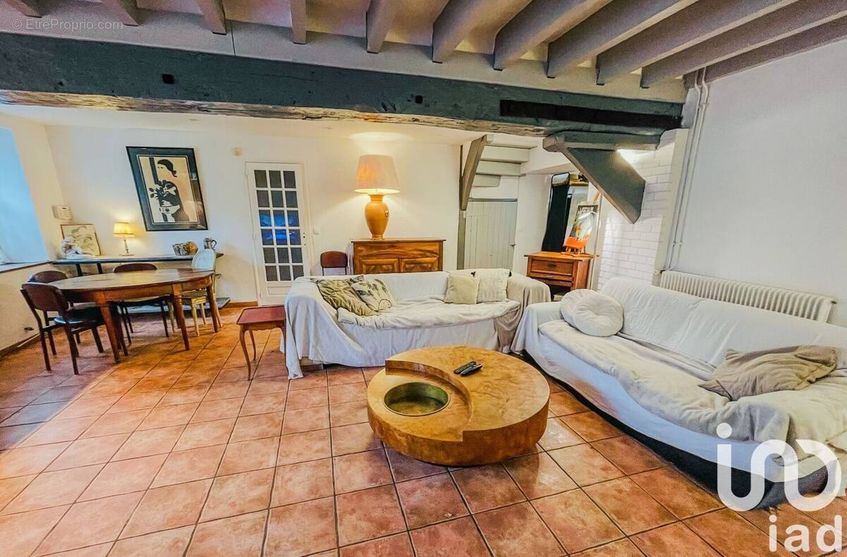 Photo 1 - Maison à VILLENEUVE-LE-COMTE