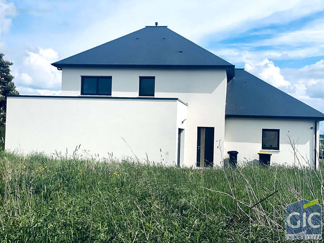 Terrain à ESQUAY-SUR-SEULLES