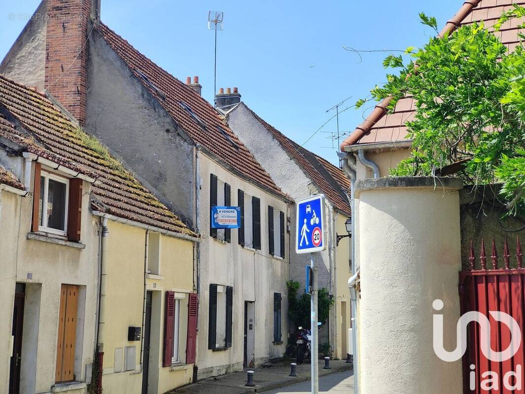 Photo 1 - Appartement à SAINT-ARNOULT-EN-YVELINES