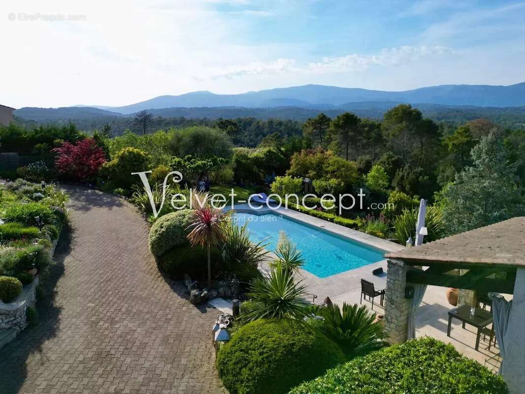 Maison à VALBONNE