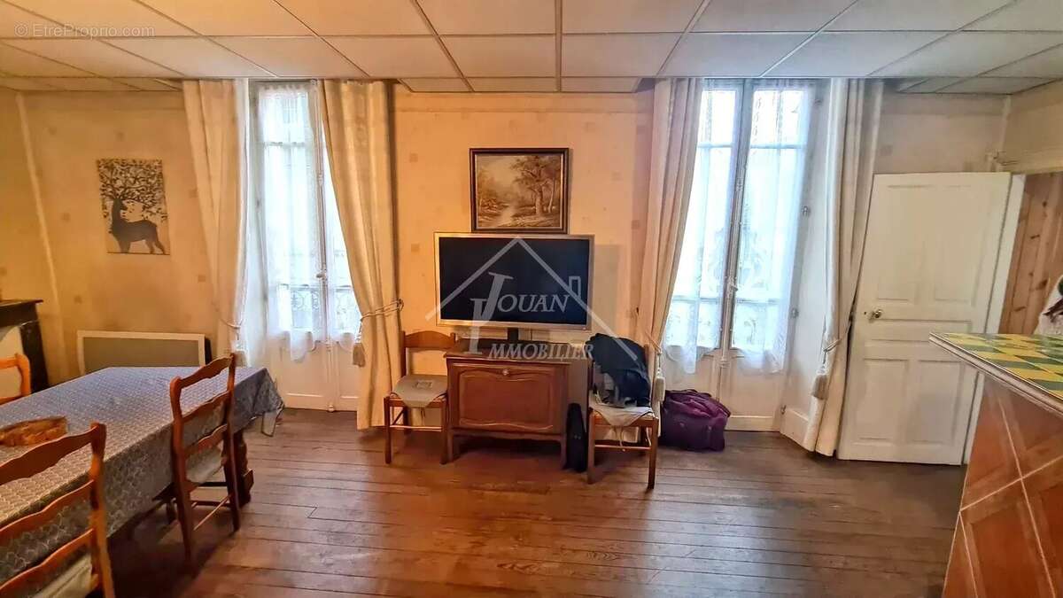 Appartement à BOURBON-L&#039;ARCHAMBAULT