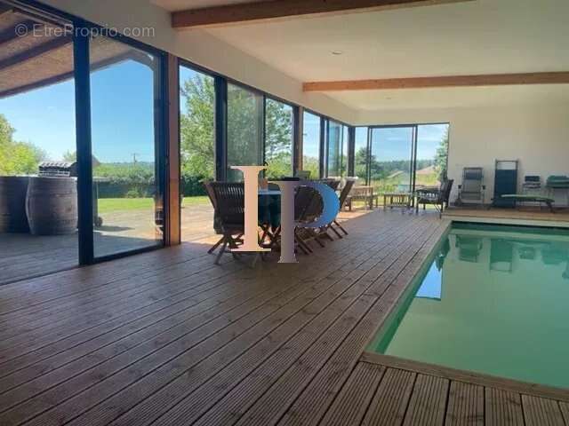 Maison à SAINT-CHRISTOPHE-EN-BRIONNAIS