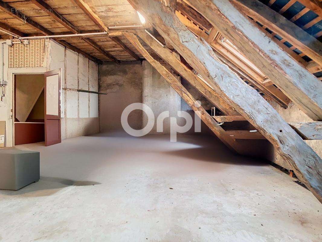 Appartement à TERRASSON-LAVILLEDIEU