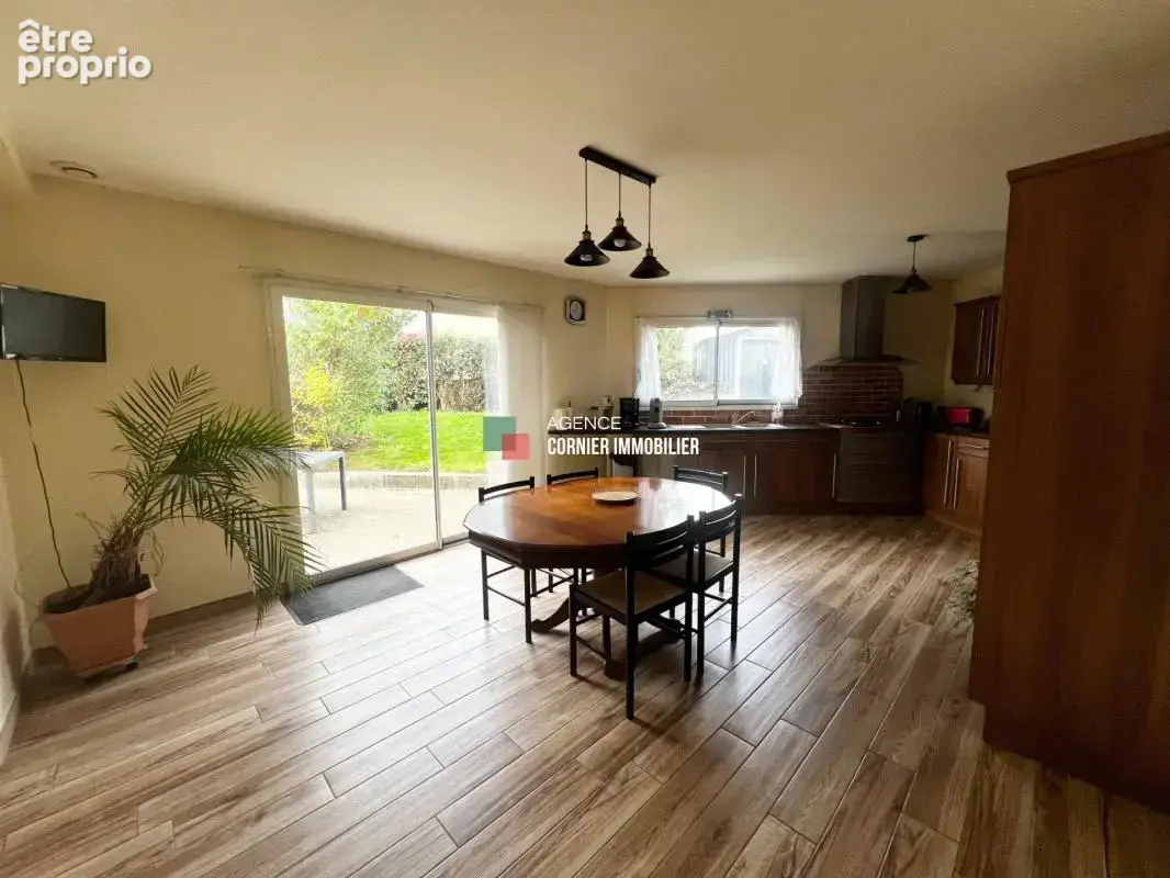 ACIGNE - Maison 7 pièces de 135m² - photo 4