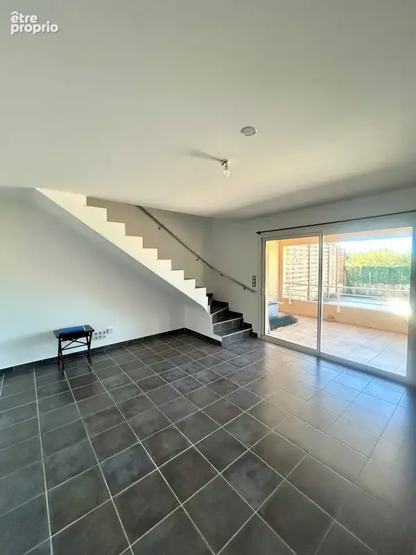 Jolie maison mitoyenne 3 pieces avec terrasses et jardin a porticcio - photo 3