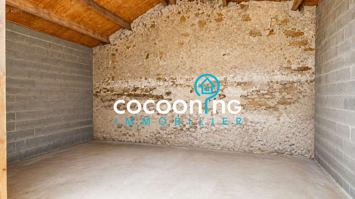 Ensemble immobilier comprenant deux logements d’habitation et une cellule commerciale - photo 16