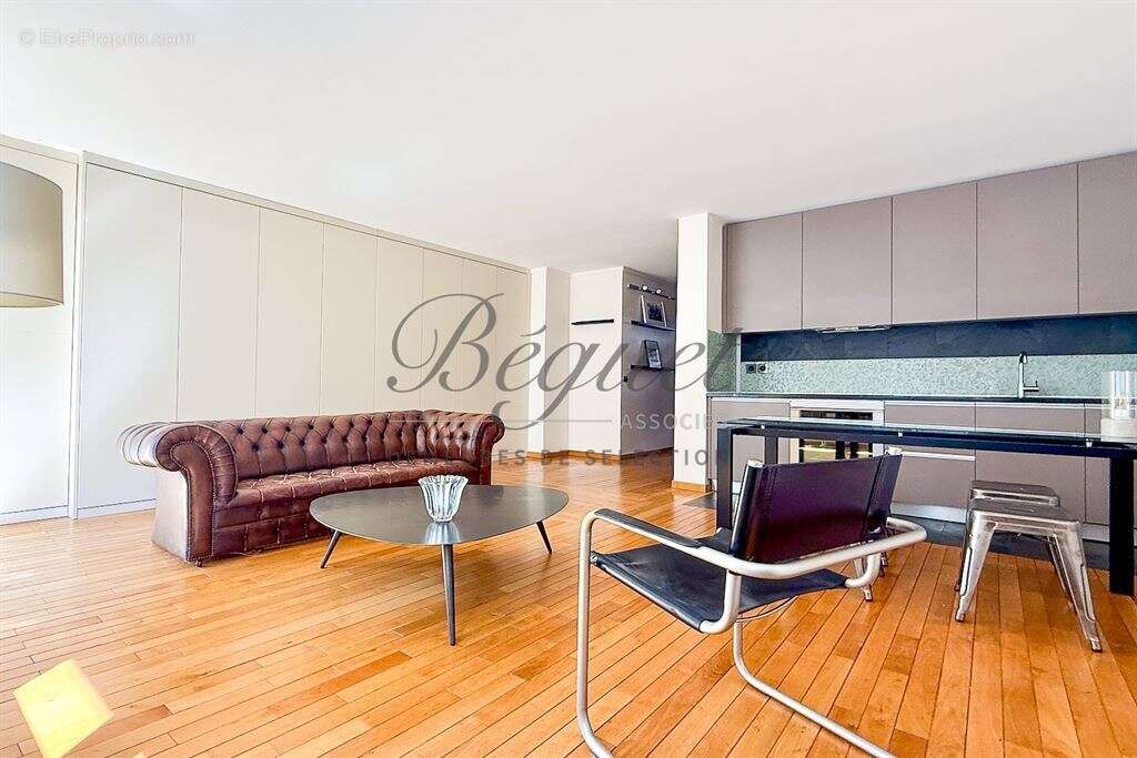 Appartement à PARIS-15E