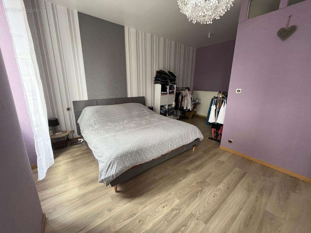 Lucon quartier marche couvert et piscine maison de caractere bourree de charme avec annexes et patio - photo 19