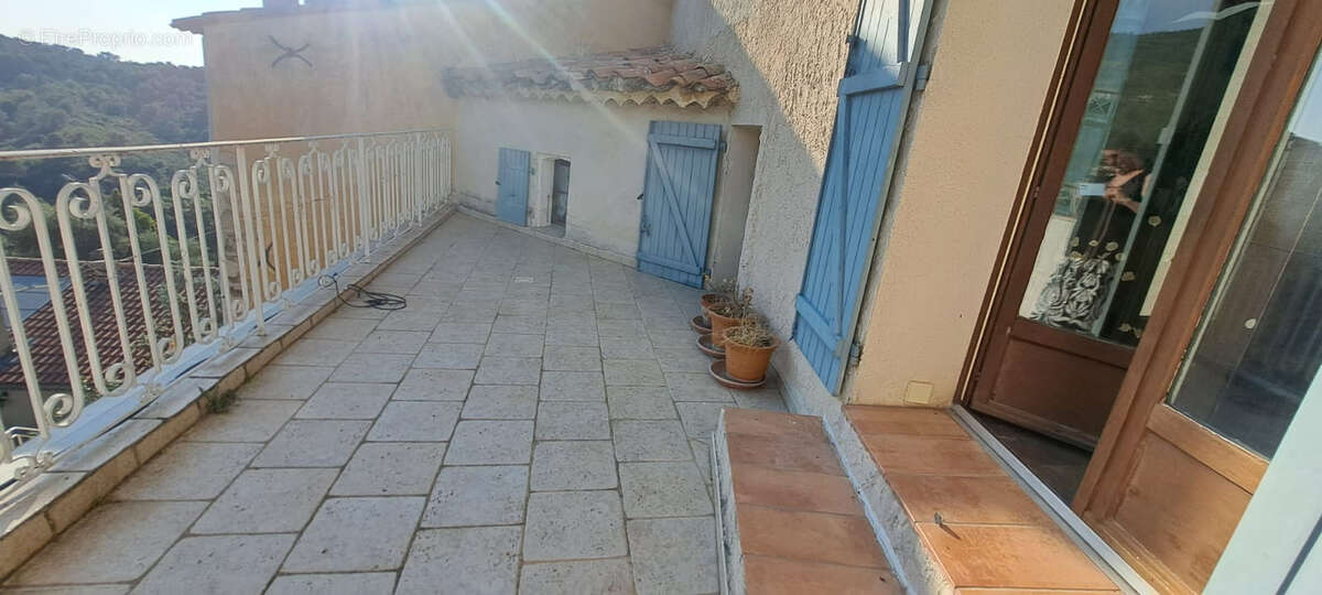 Calme et vue dégagée sur collines. - photo 12