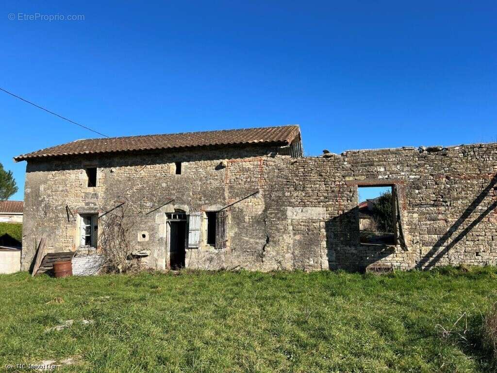 Maison à VILLEFAGNAN