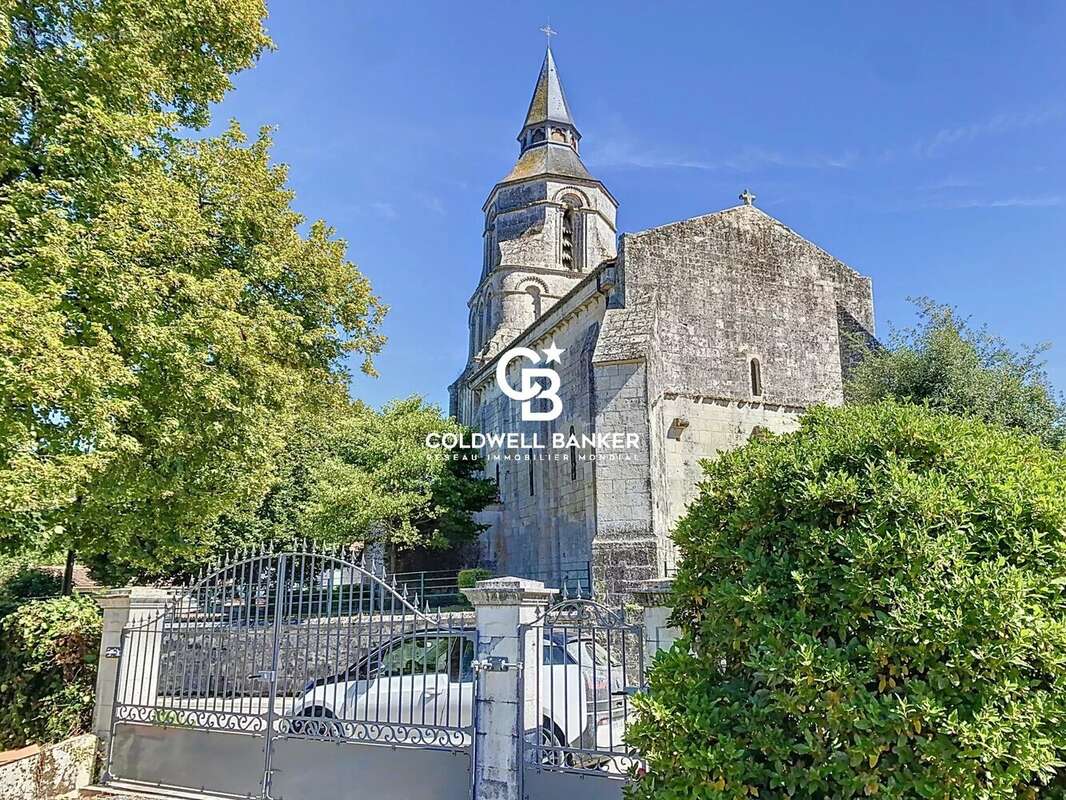 Charmante Maison Charentaise au cœur du village de Colombiers - photo 5