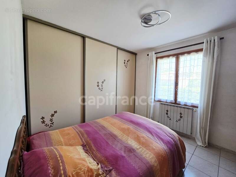 Maison à vendre 7 pièces LA CIOTAT (13) Garage, Terrain 1057 m2 - photo 10