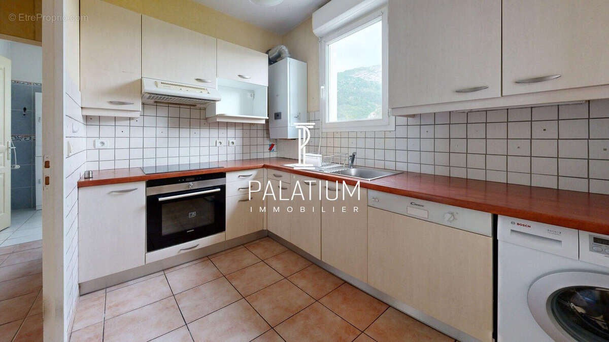 Appartement 92 m² à Sisteron  - photo 5