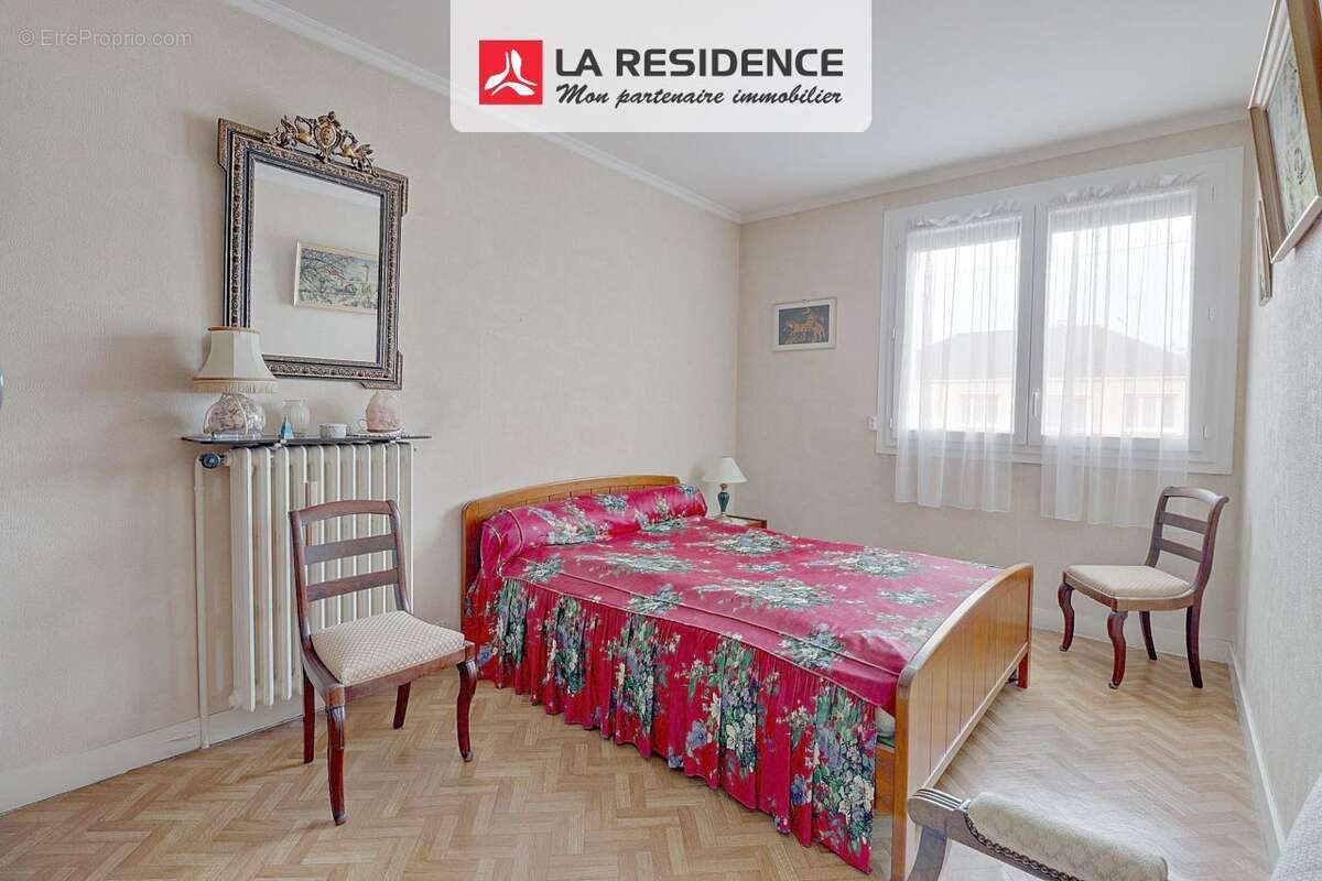 Maison 118 m² à La Chaussee-Saint-Victor  - photo 8