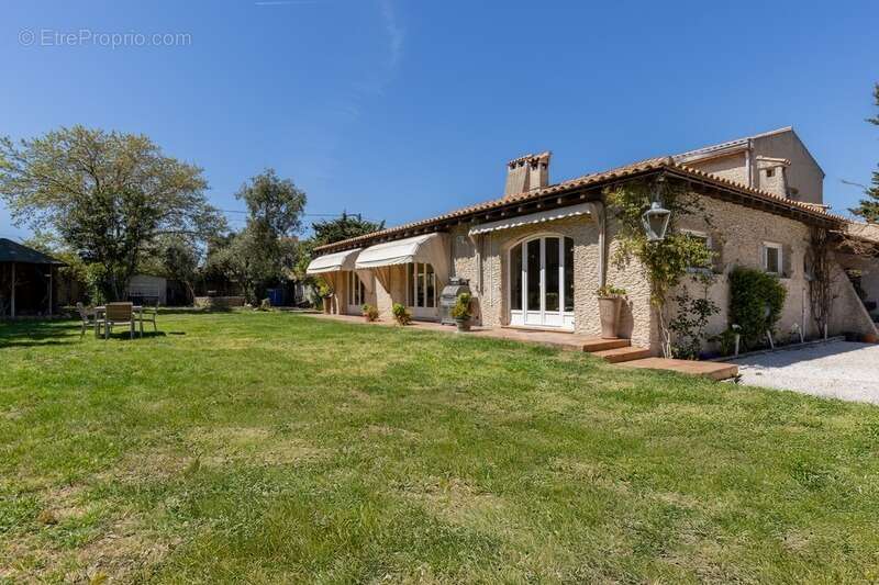 Maison à CHATEAUNEUF-LES-MARTIGUES