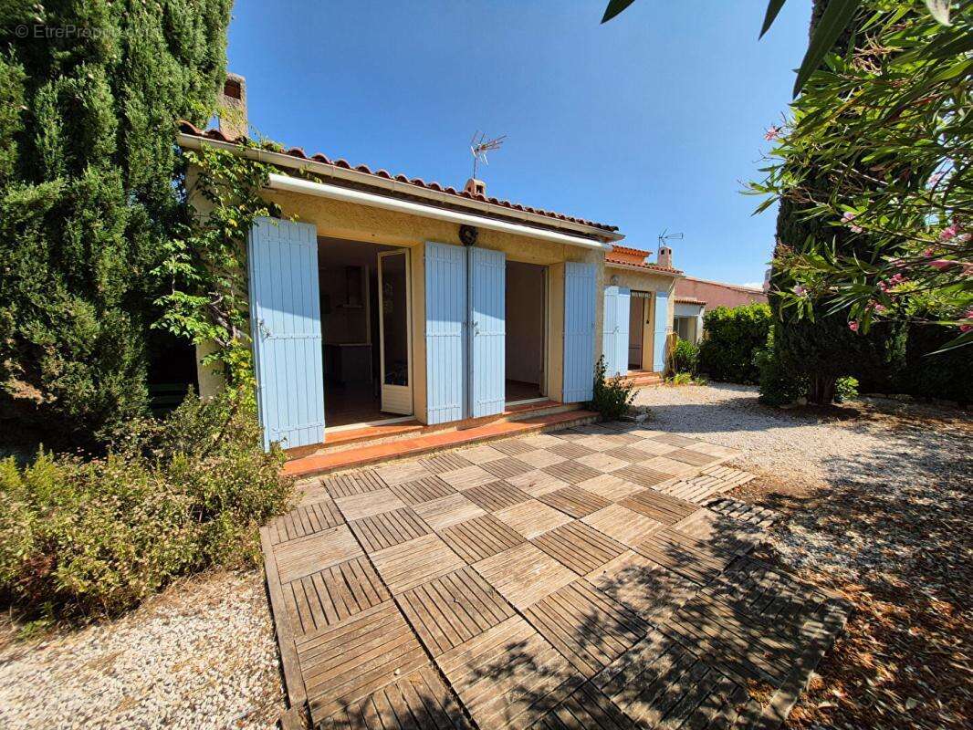 Maison de plain-pied 112 m2 avec garage entre Le Brusc et La Coudoulière - photo 3