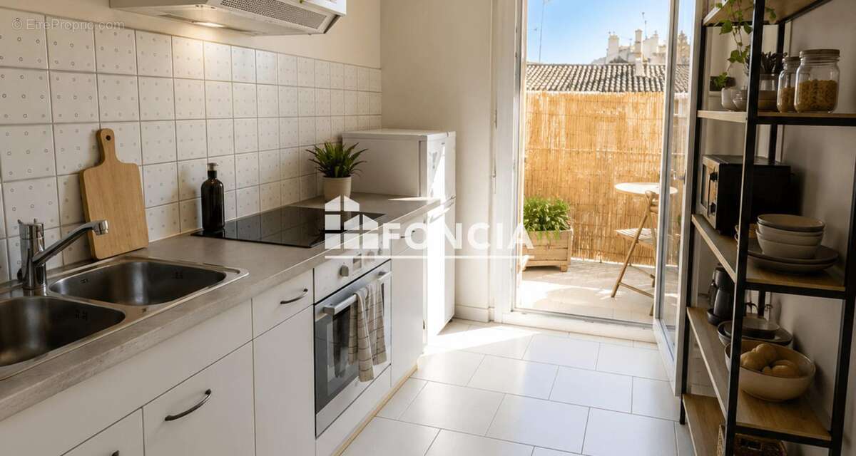 Appartement à MARSEILLE-5E
