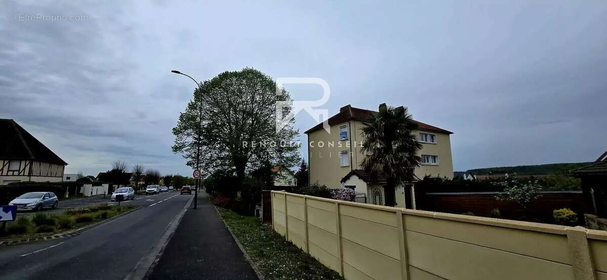 Appartement à LES DAMPS